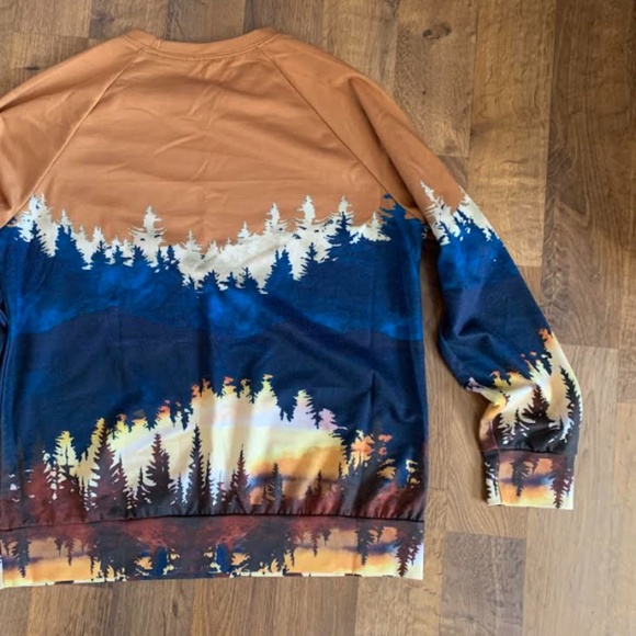 Landscape Pullover - Picture 10 of 11